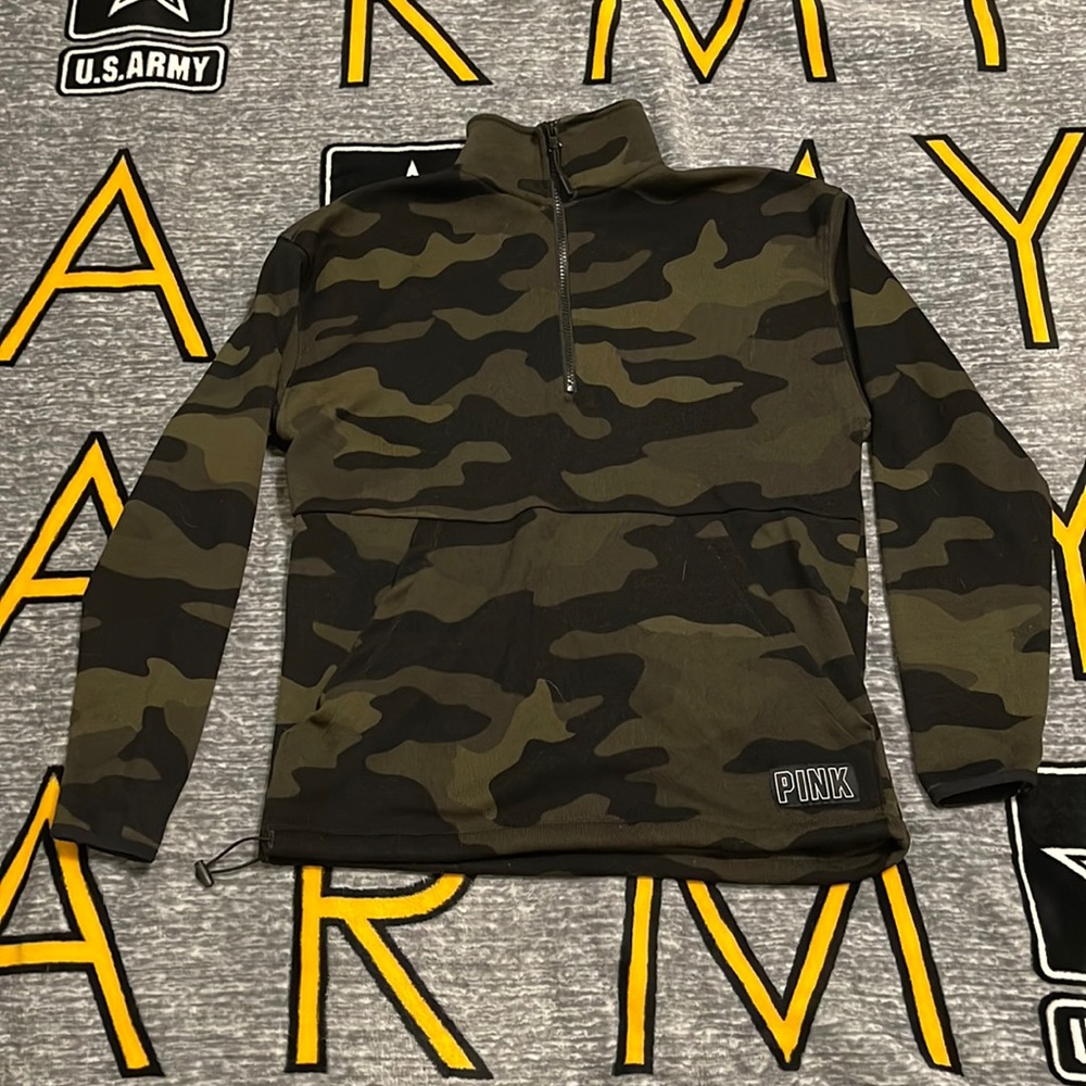 Victoria’s Secret Pink Camouflage Half Zip Pullover!